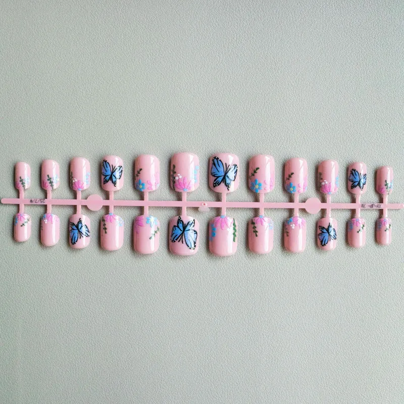 Künstlerisches Blumen- und Schmetterlings-Nail Art Set