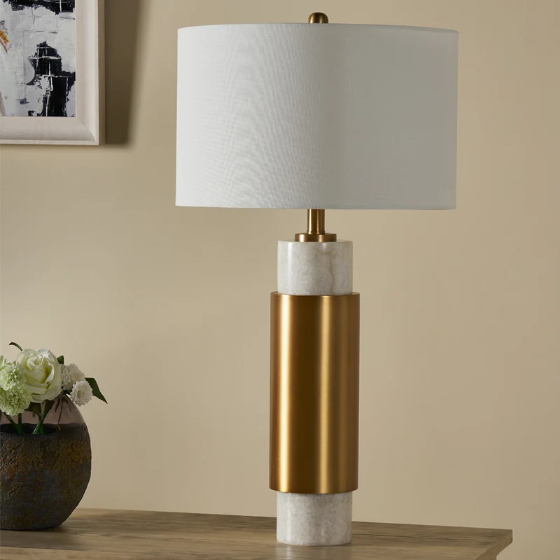 Moderne dekorative Tischlampe mit Marmorfuß