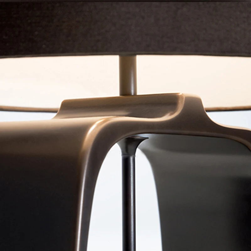 Moderne dekorative Tischlampe