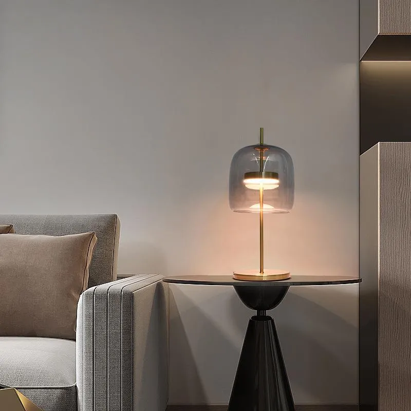 Moderne Glas Tischlampe mit goldenen Akzenten