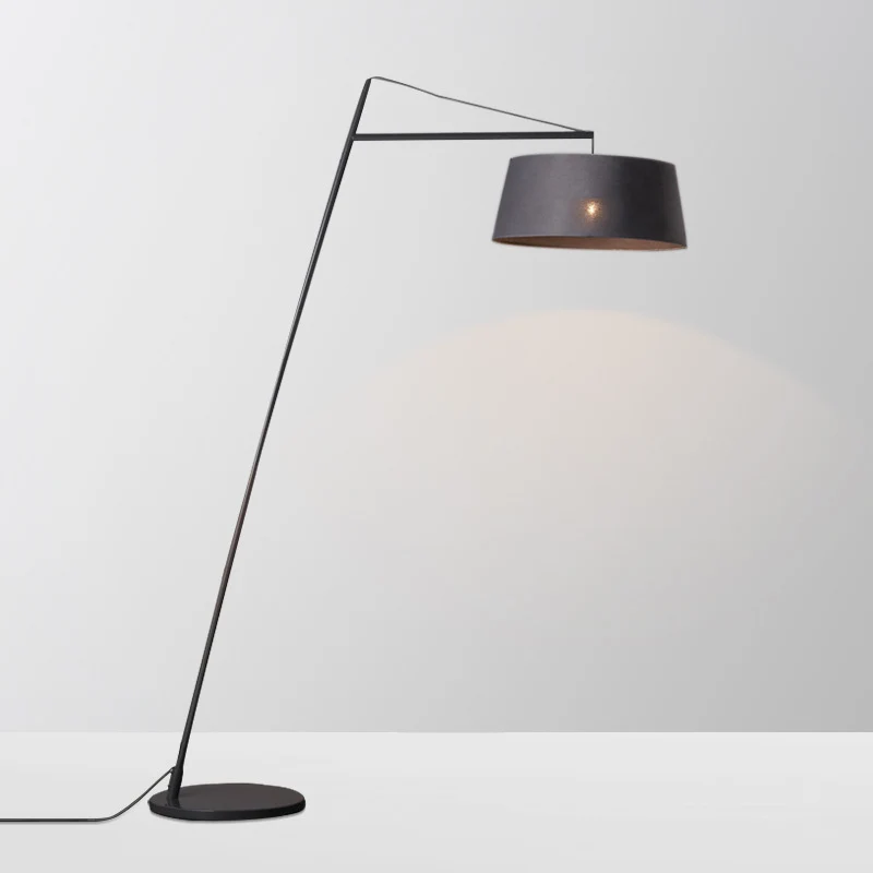 Moderne schwenkbare Stehlampe