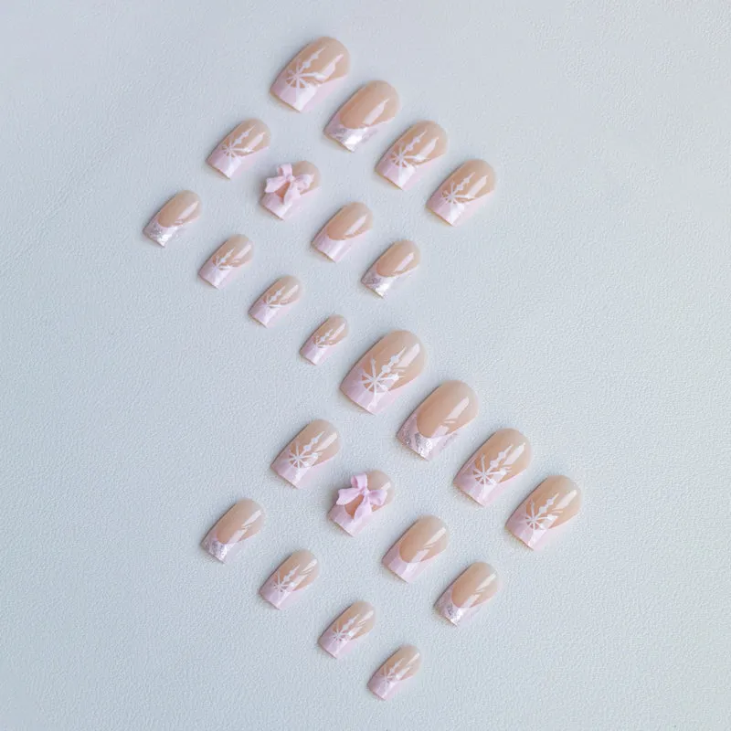 Künstlerisches zierliches florales Nageldesign-Kit