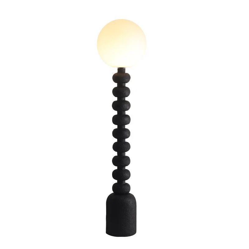Moderne dekorative Stehlampe mit skulpturalem Design