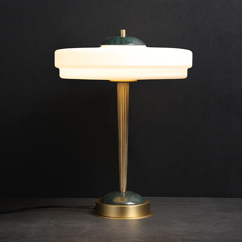 Elegante Art Deco Tischlampe