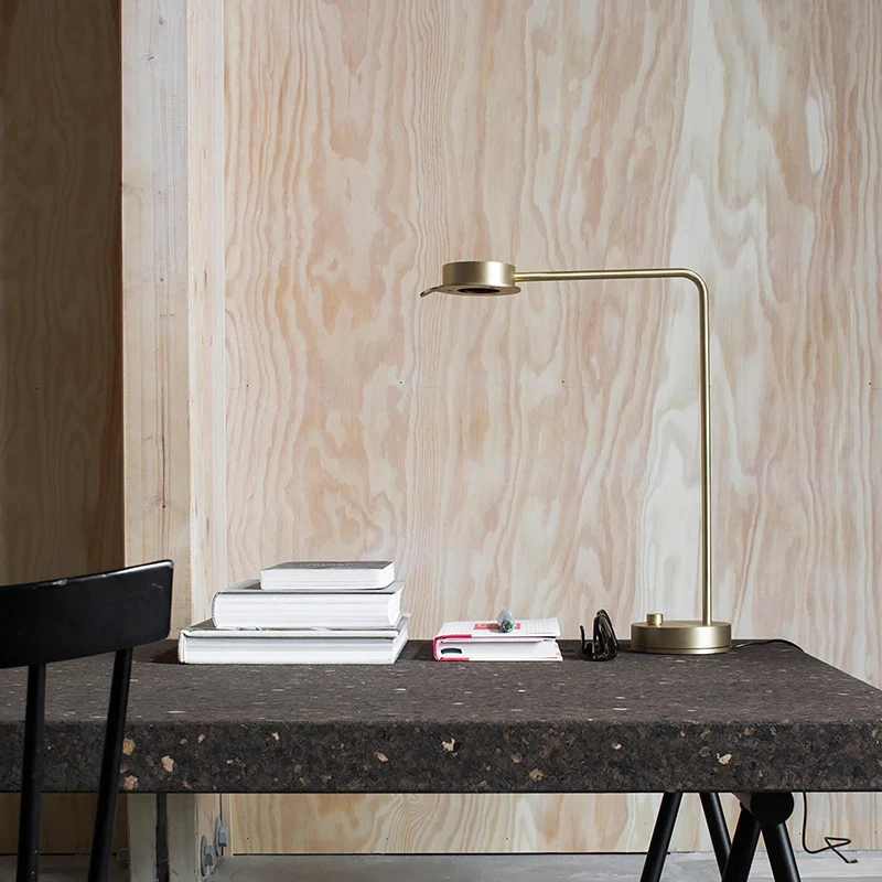 Moderne verstellbare LED-Arbeitslampe