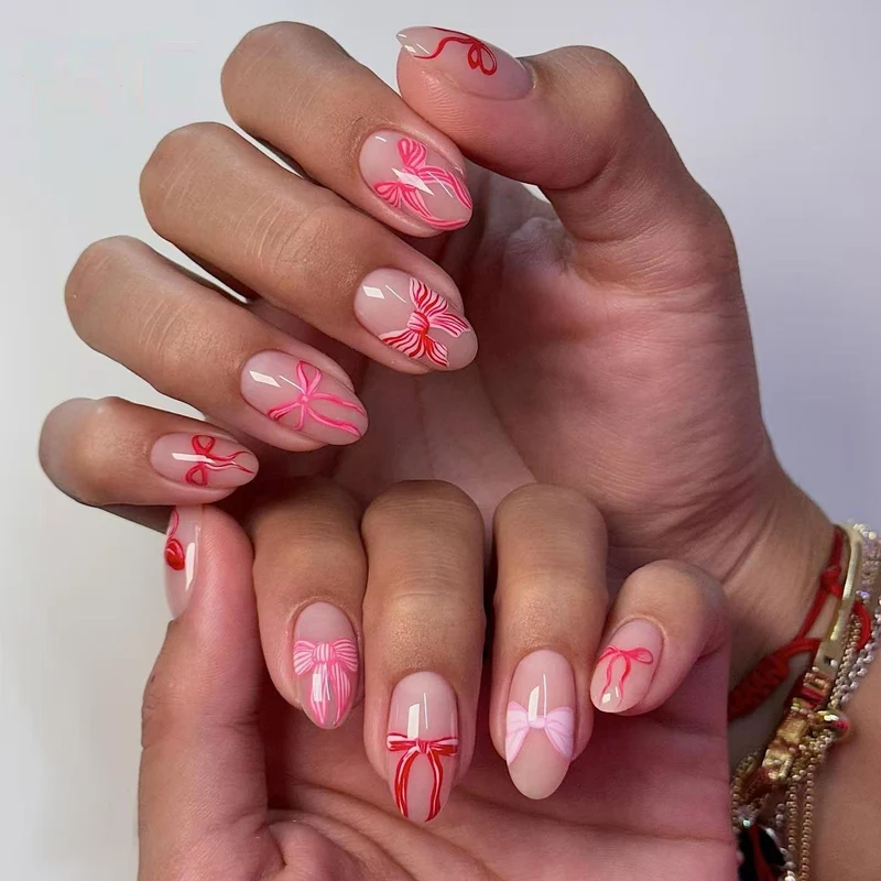 Künstlerisches Schleifen-Design Nagelkunst