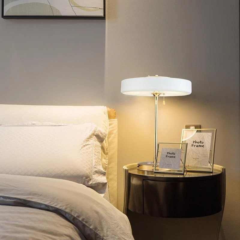 Moderne Messing Tischlampe