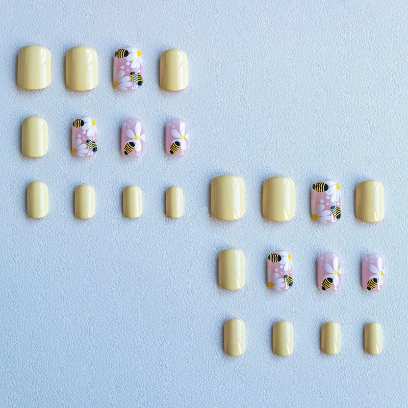 Künstlerisches von Bienen inspiriertes Nail Art Kit