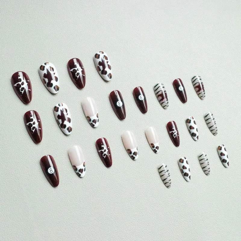 Künstlerisches Tierdruck Nageldesign-Set