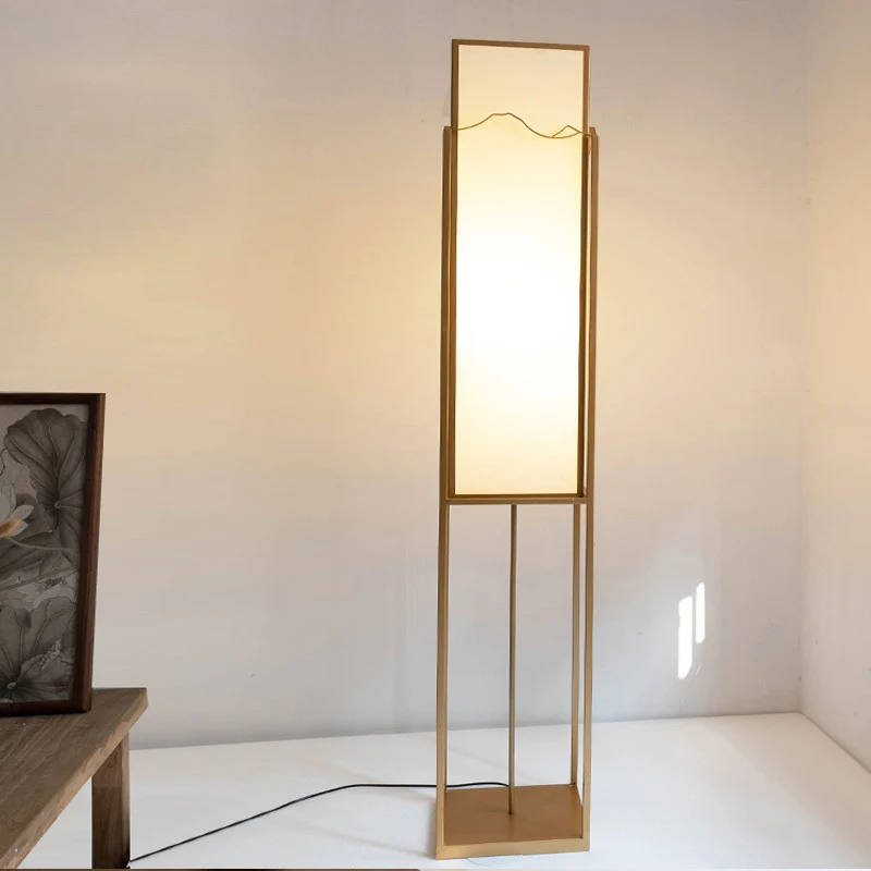 Elegante Slim Stehlampe