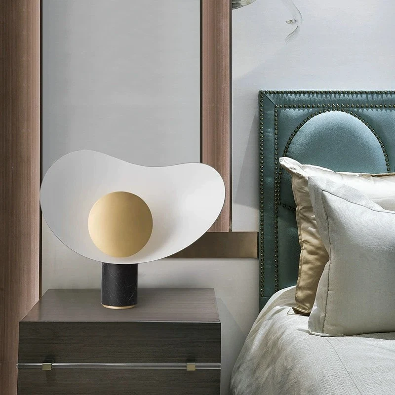 Moderne Künstlerische Wandlampe