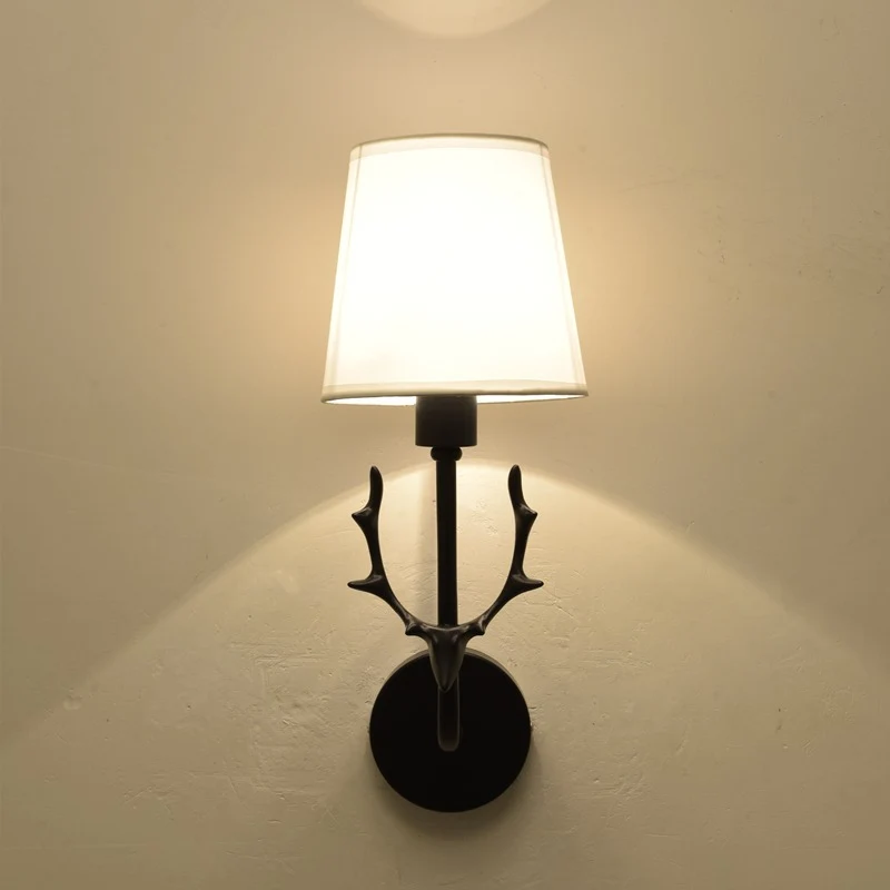 Geweih Wandleuchte