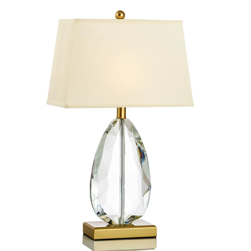 Kristall Tischlampe mit elegantem Schirm