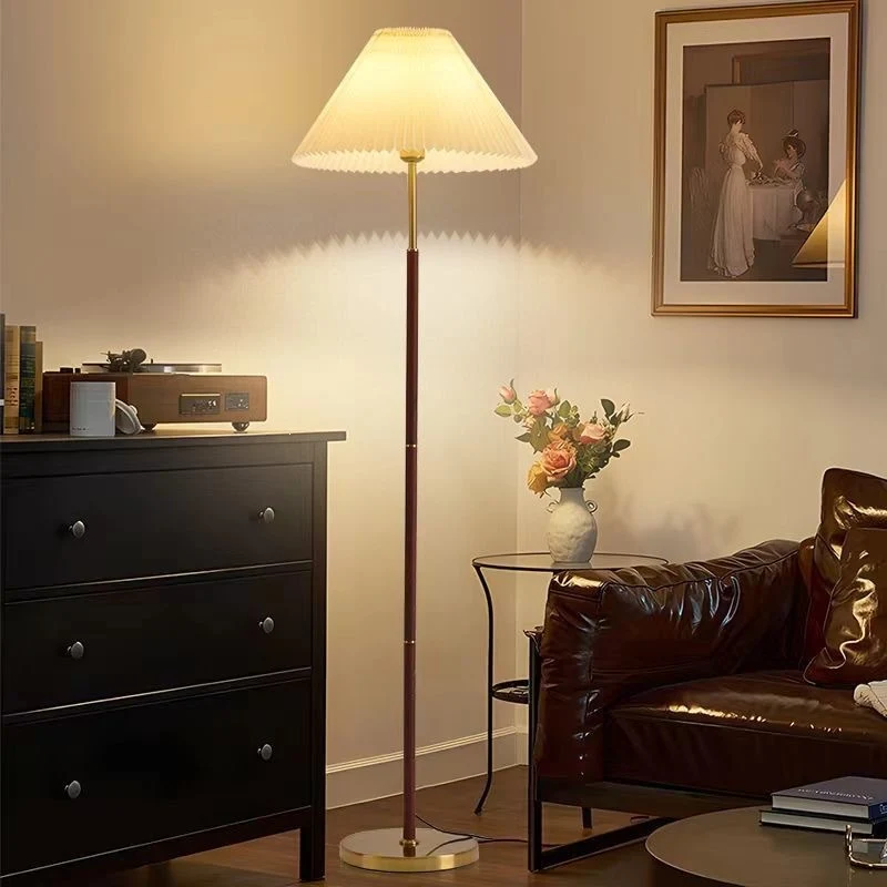 Elegante moderne Stehlampe
