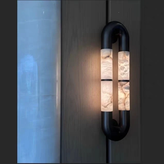 Zeitgenössische Wandlampe mit strukturiertem Design