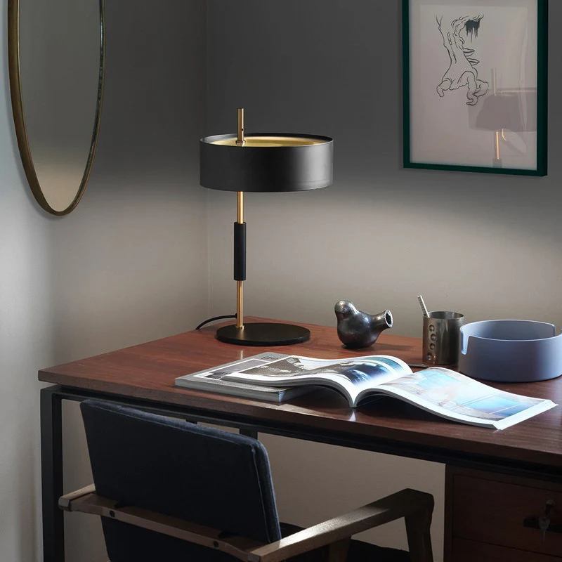 Moderne Tischlampe mit stilvollem Design