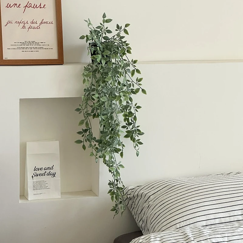 Lebensechte hängende Eukalyptus-Pflanze