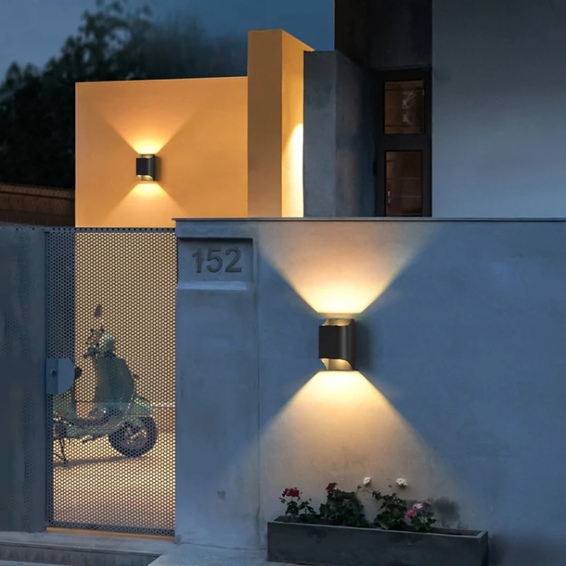 Moderne LED Außenwandlampe