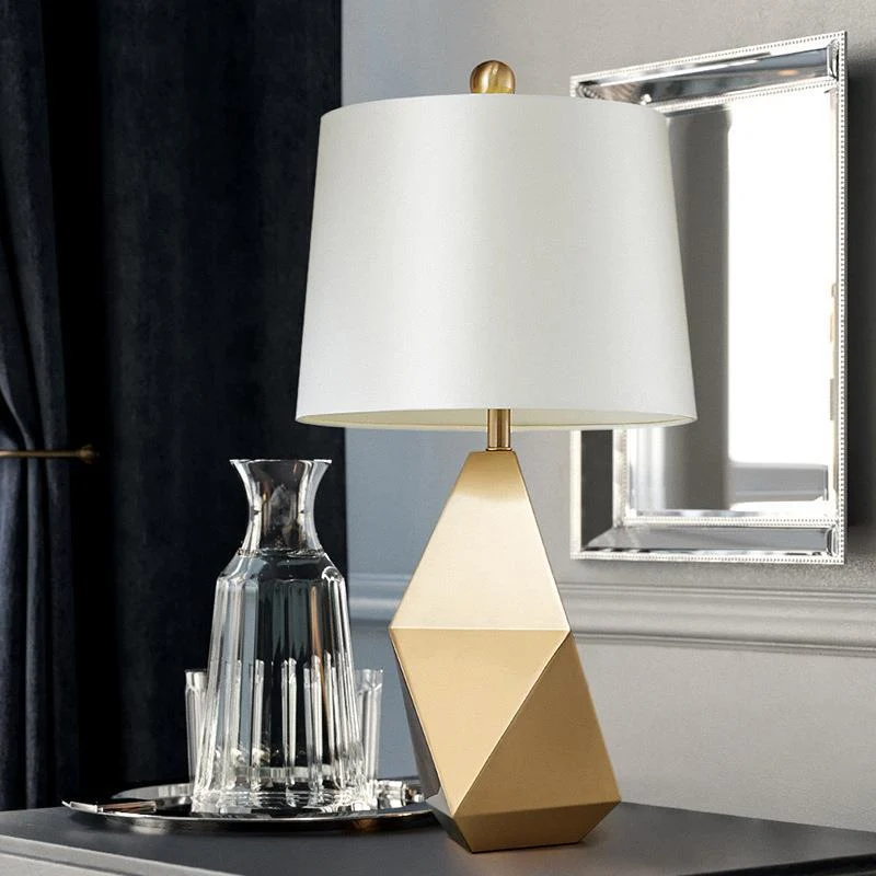 Geometrische Tischlampe
