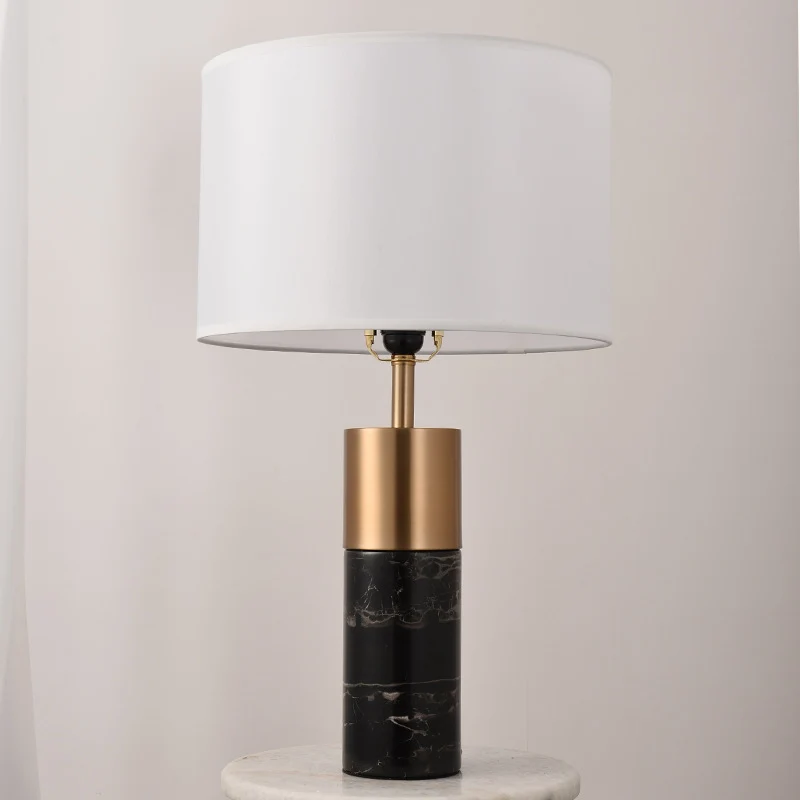 Zeitgenössische Marmor- und Metall-Tischlampe
