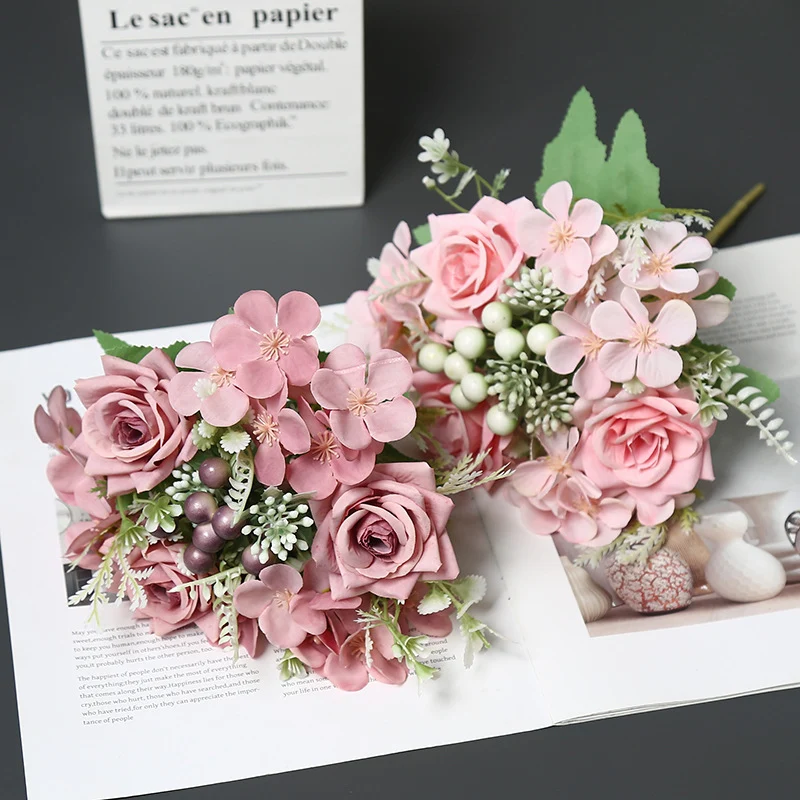 Elegante Blumenarrangement für die Wohnkultur Präsentation