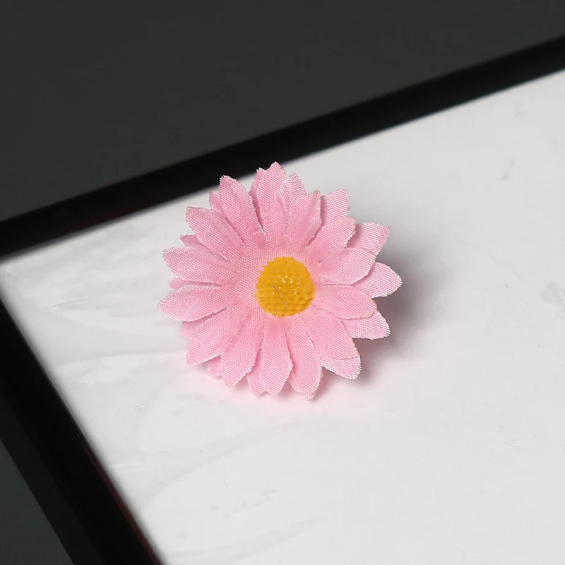 Elegante Stoff Margeritenblume Brosche für dekorativen Gebrauch