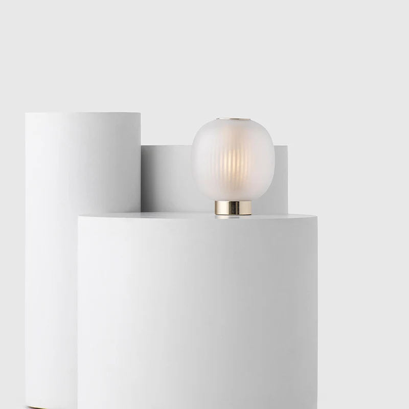 Elegante Frosted Glass Tischlampe
