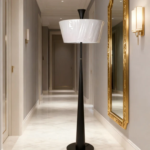 Elegante Stehlampe mit einzigartigem Design