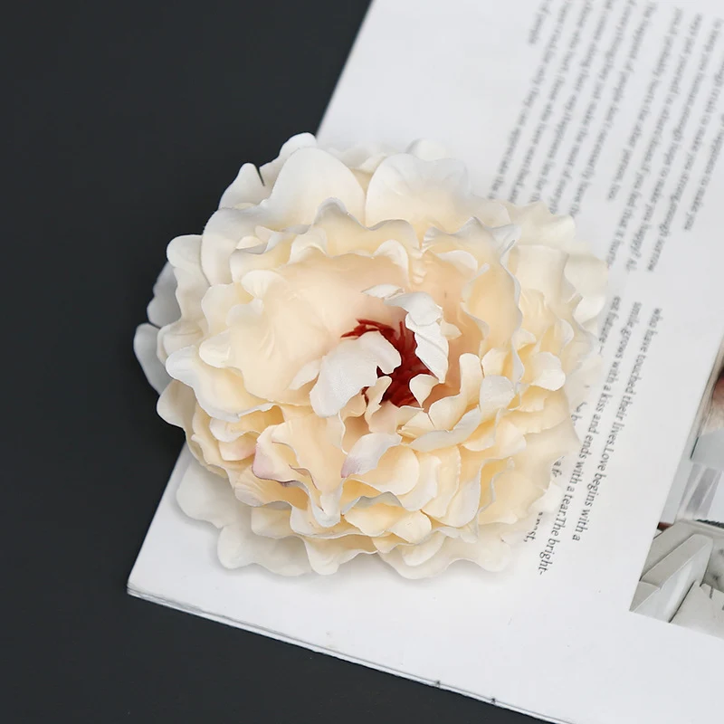 Dekorative Stoff Blumenbrosche
