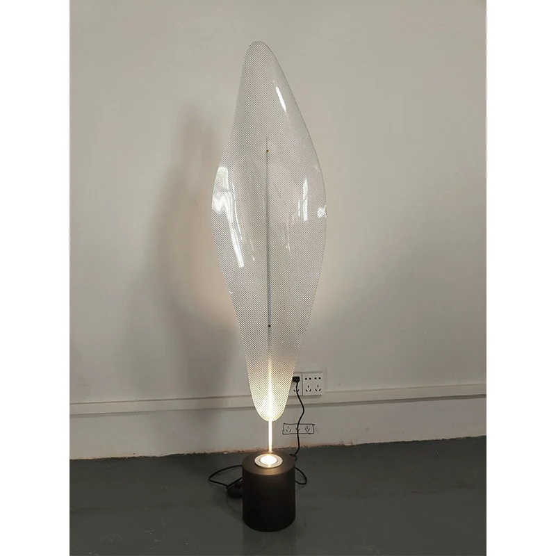 Künstlerische Stehlampe