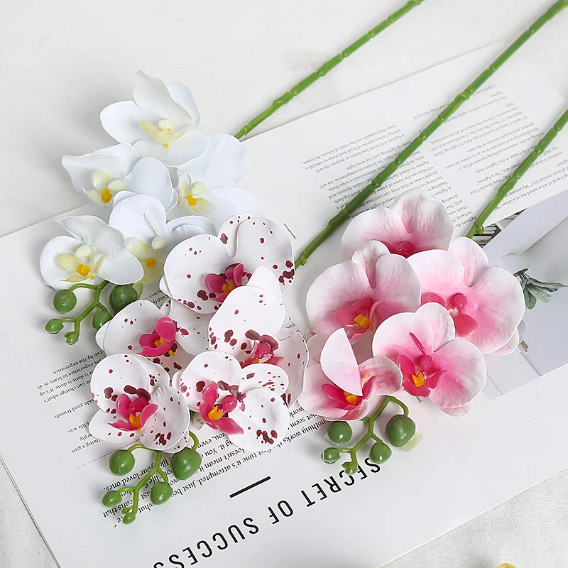 Realistische Orchideenblütenstängel