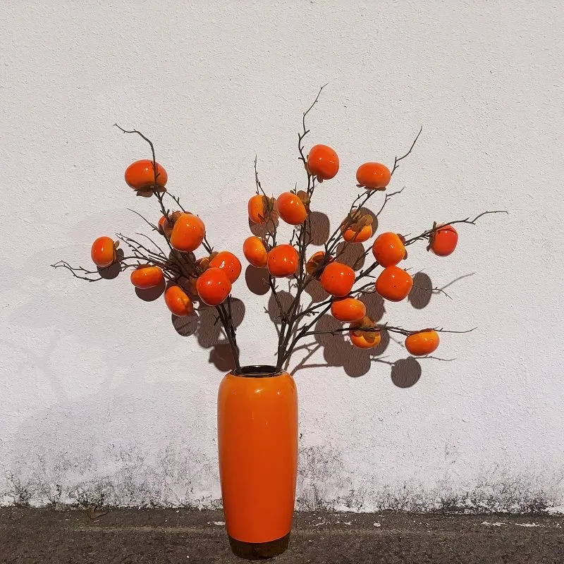 Elegante dekorative Blumenanordnung für die Hausdekoration