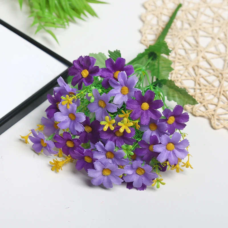 Lebensechter Stoff Blumenstrauß