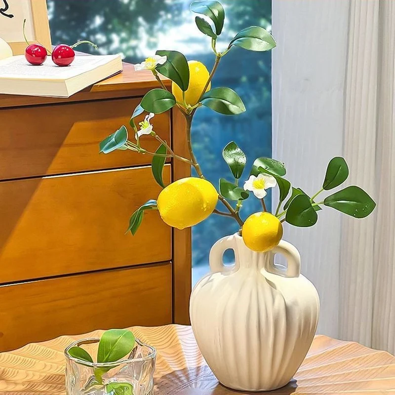 Moderne Keramik-Obst-inspirierte Vase