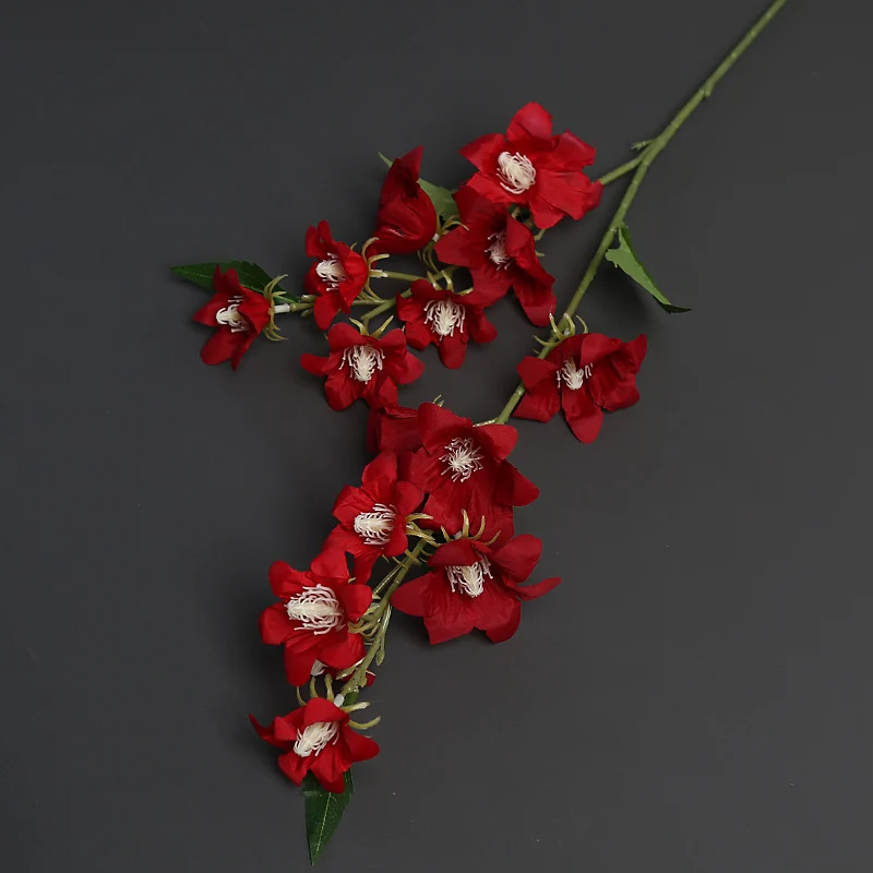 Florale Akzentstängel für die Wohnkultur-Darstellung