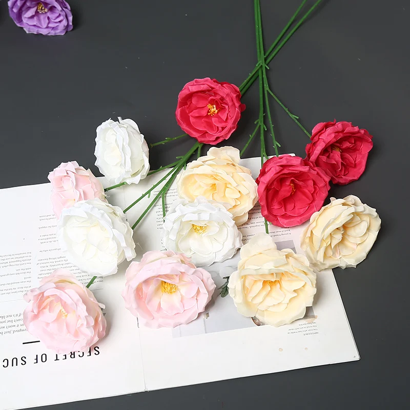 Elegante Seidenblume mit Stiel für die Wohnkultur dekorieren