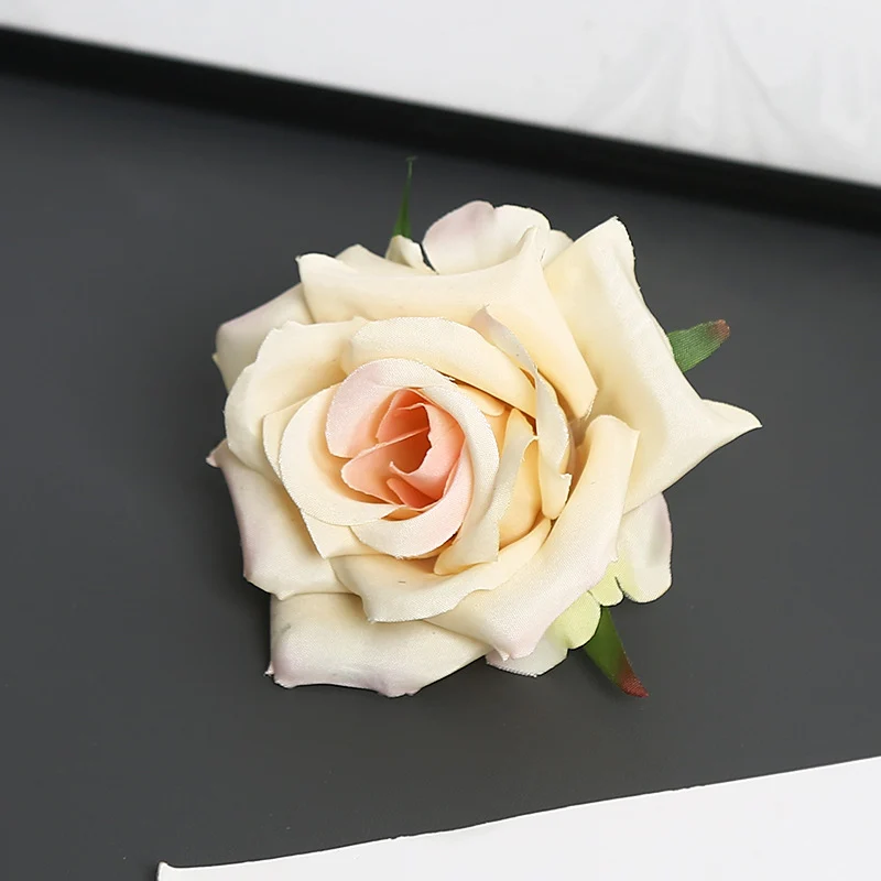 Dekorative Blumen für Tischdekoration Zuhause