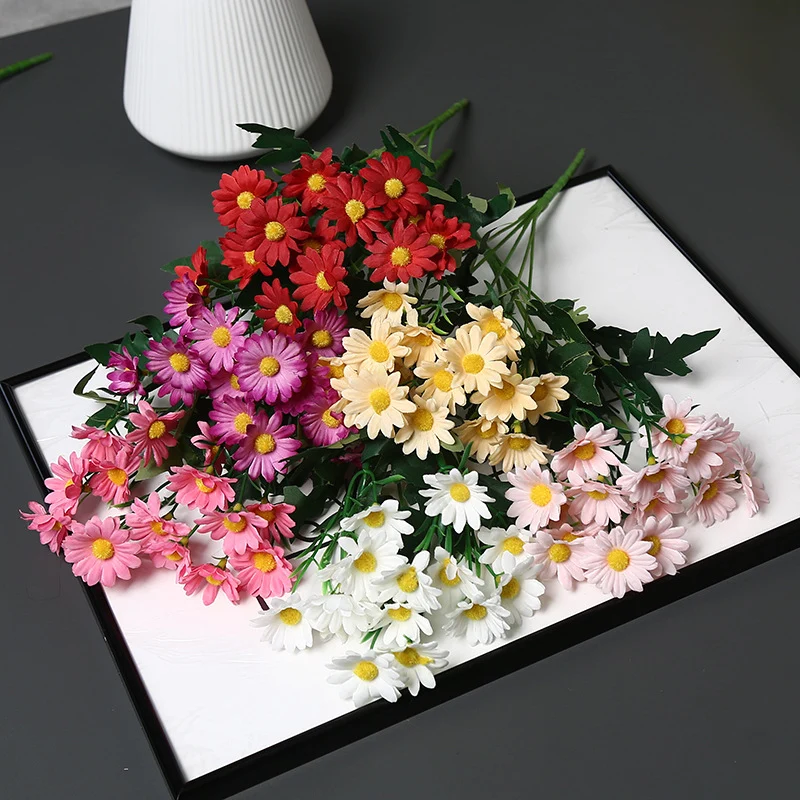Dekorative Blumenarrangements für die Wohnkultur