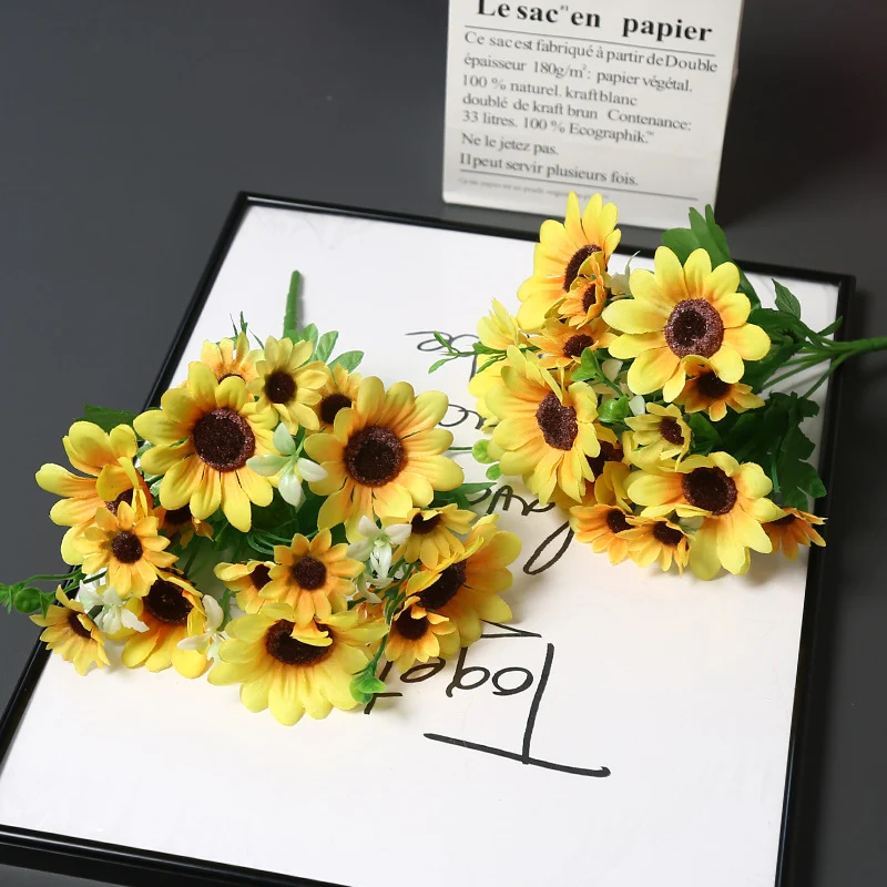 Dekorative Kunst-Sonnenblumen-Bouquet für die Heimdekoration