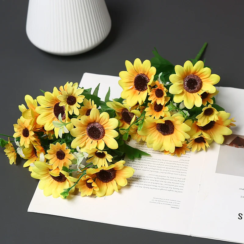 Dekorative Kunst-Sonnenblumen-Bouquet für die Heimdekoration