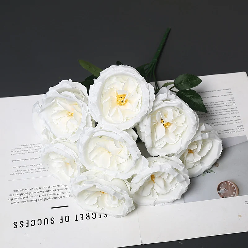 Dekorativer künstlicher Blumenstrauß für die Heimdekoration