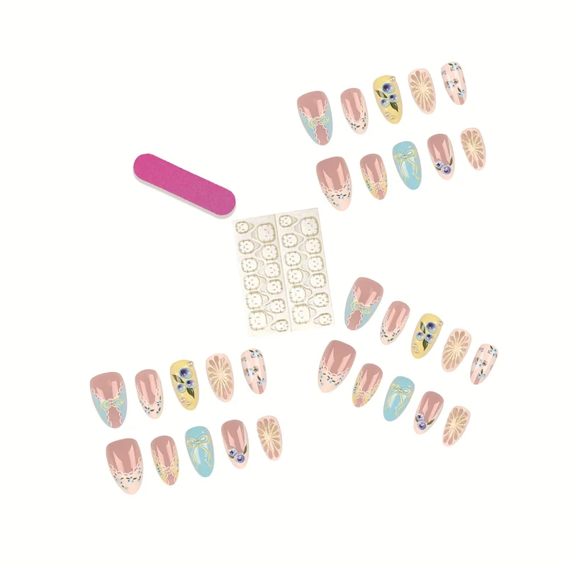Dekorative Nagelspitzen Set mit Zubehör