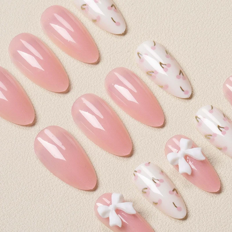 Blumenverzierte Press-On Nägel