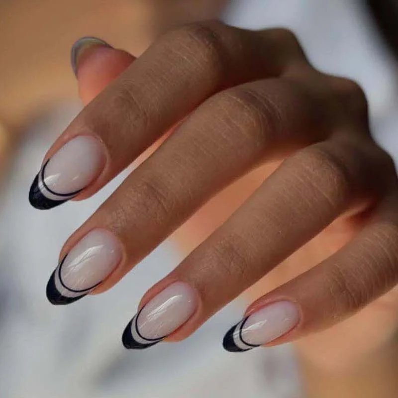 Stylische French Tip Press-On Nägel