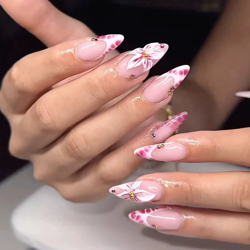 Florale Verzierungen Press-On Nagelkunst