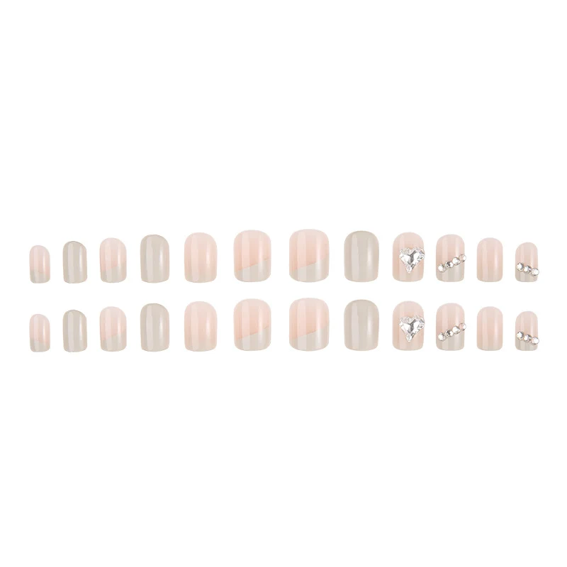 Rhinestone akzentuiertes Press-On Nagelset