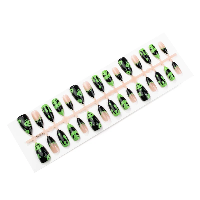 Theater inspiriertes Nagelset
