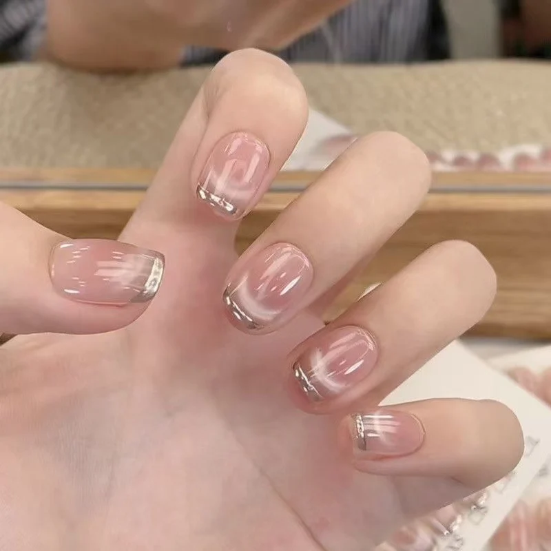 Elegante Gradient French Tip Press-On Nägel