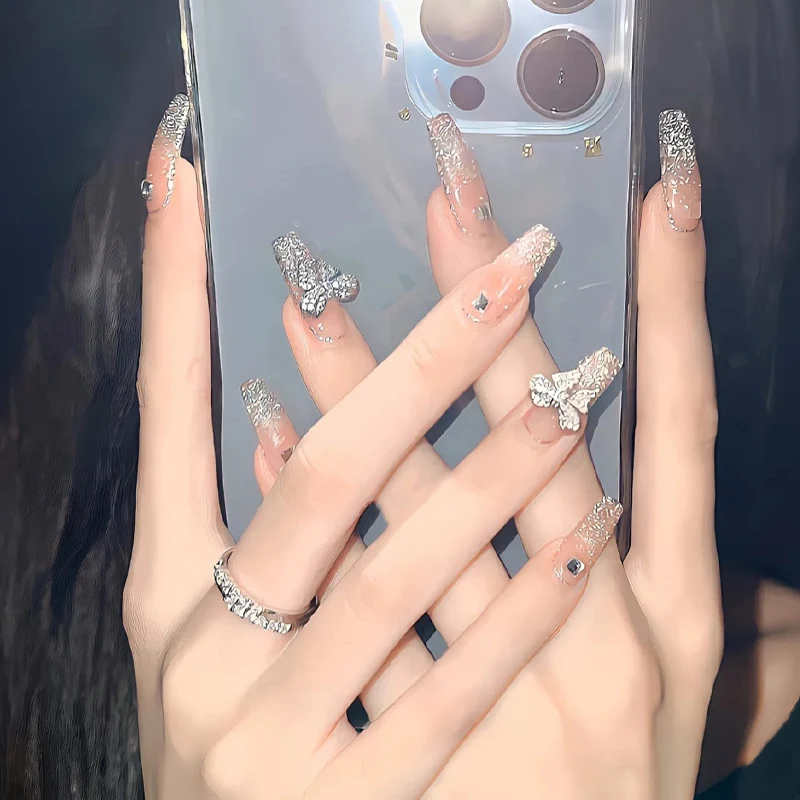 Glamouröse mit Rhinestones verzierte Press-On Nägel