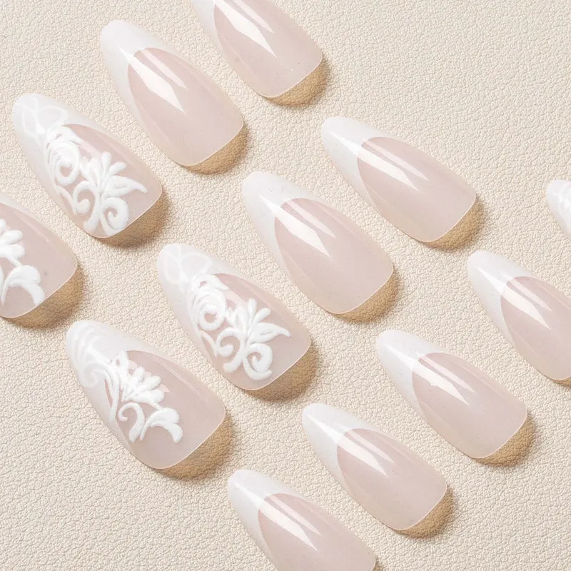 Elegantes florales Nageldesign